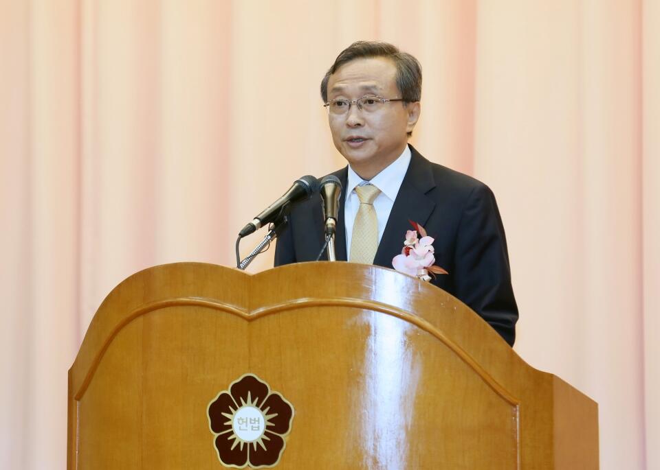 헌법재판소장으로 지명된 유남석 헌법재판관(사진=헌법재판소)