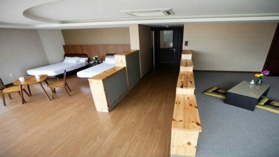 민주원씨가 14일 페이스북에 올린 상화원 침실