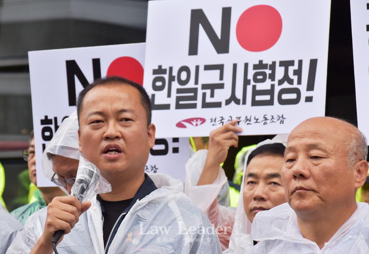 이상원 수석부위원장과 박석운  ‘아베규탄시민행동’ 공동대표