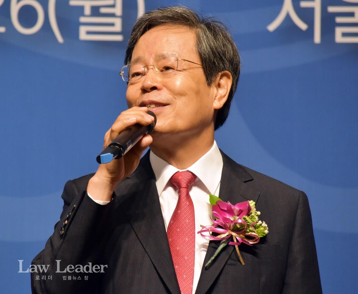 한국법률문화상을 수상한 목영준 변호사