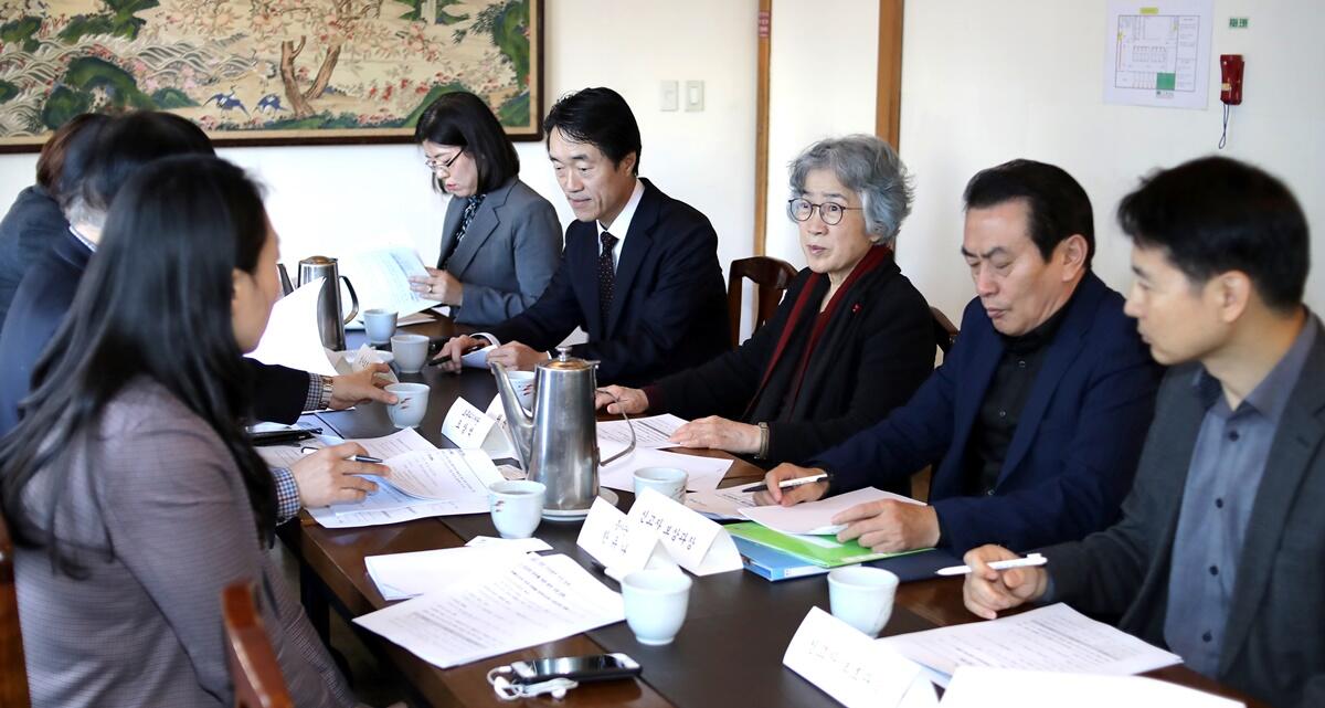 우측 가운데가 박은정 국민권익위원장