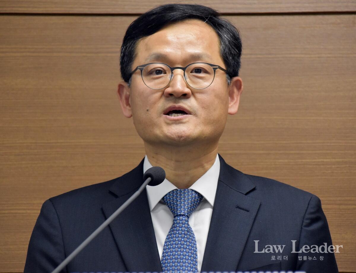 환영사 하는 김계홍 한국법제연구원장