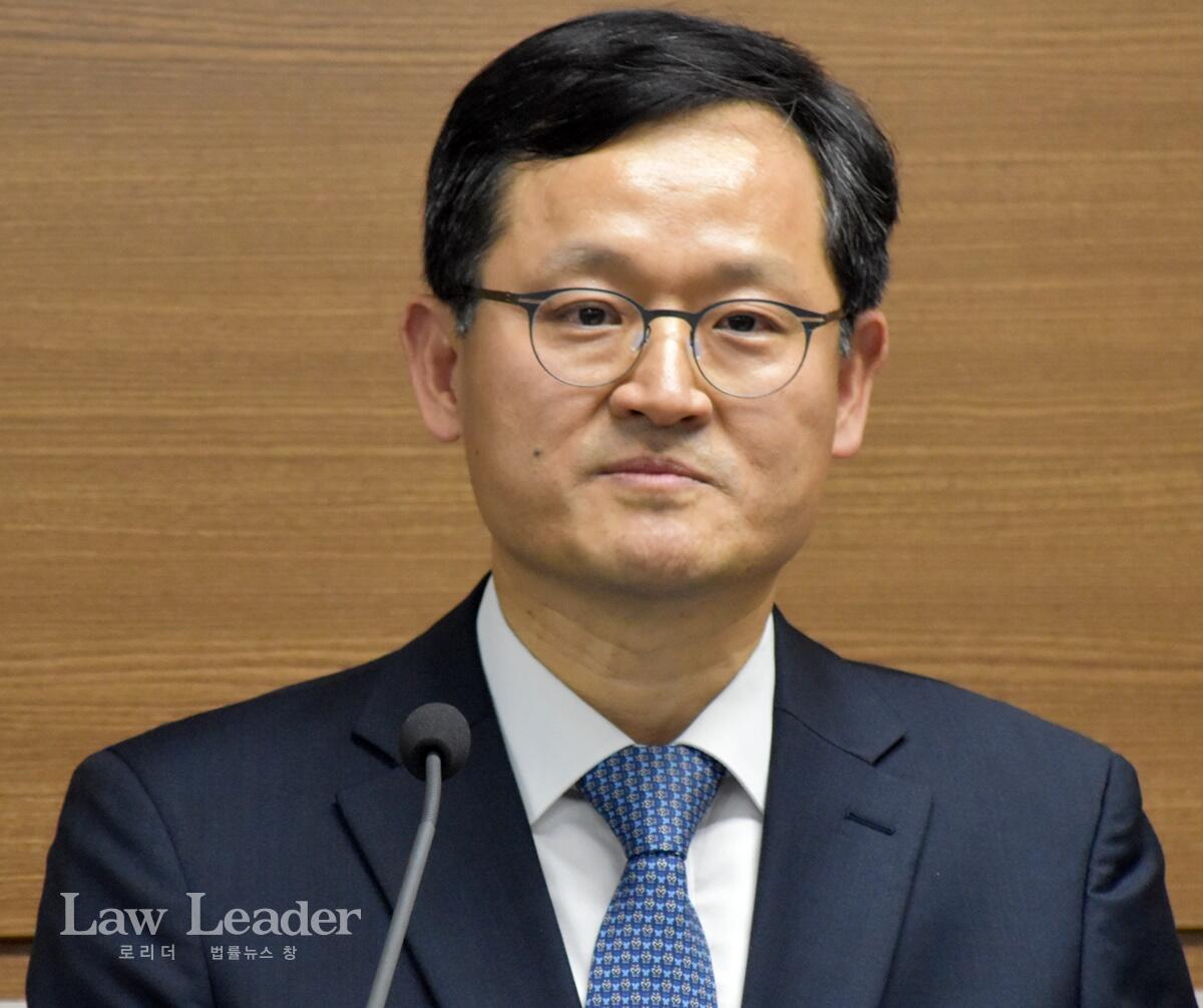 환영사 하는 김계홍 한국법제연구원장