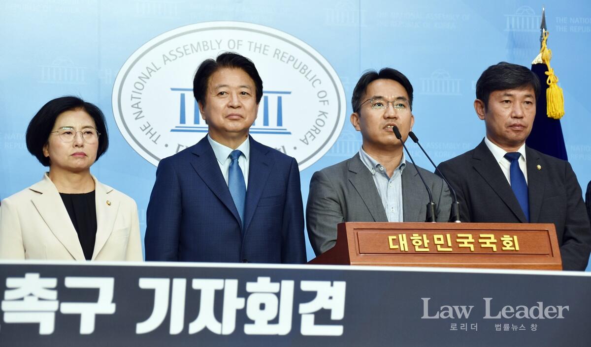 양경숙 의원, 노웅래 의원, 홍순탁 참여연대 실행위원, 조오섭 의원