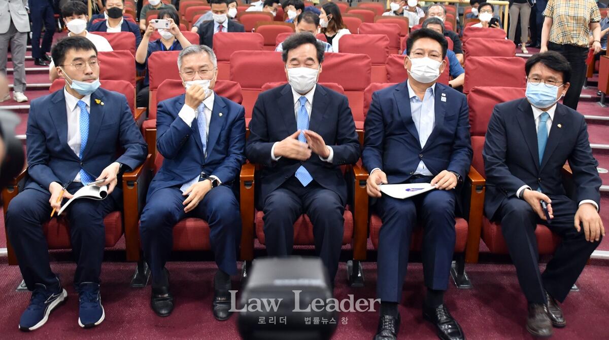 김남국 의원, 최강욱 대표, 이낙연 의원, 송영길 의원, 황운하 의원
