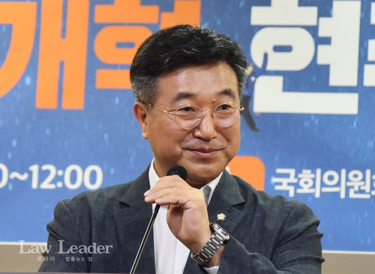 윤호중 법제사법위원장