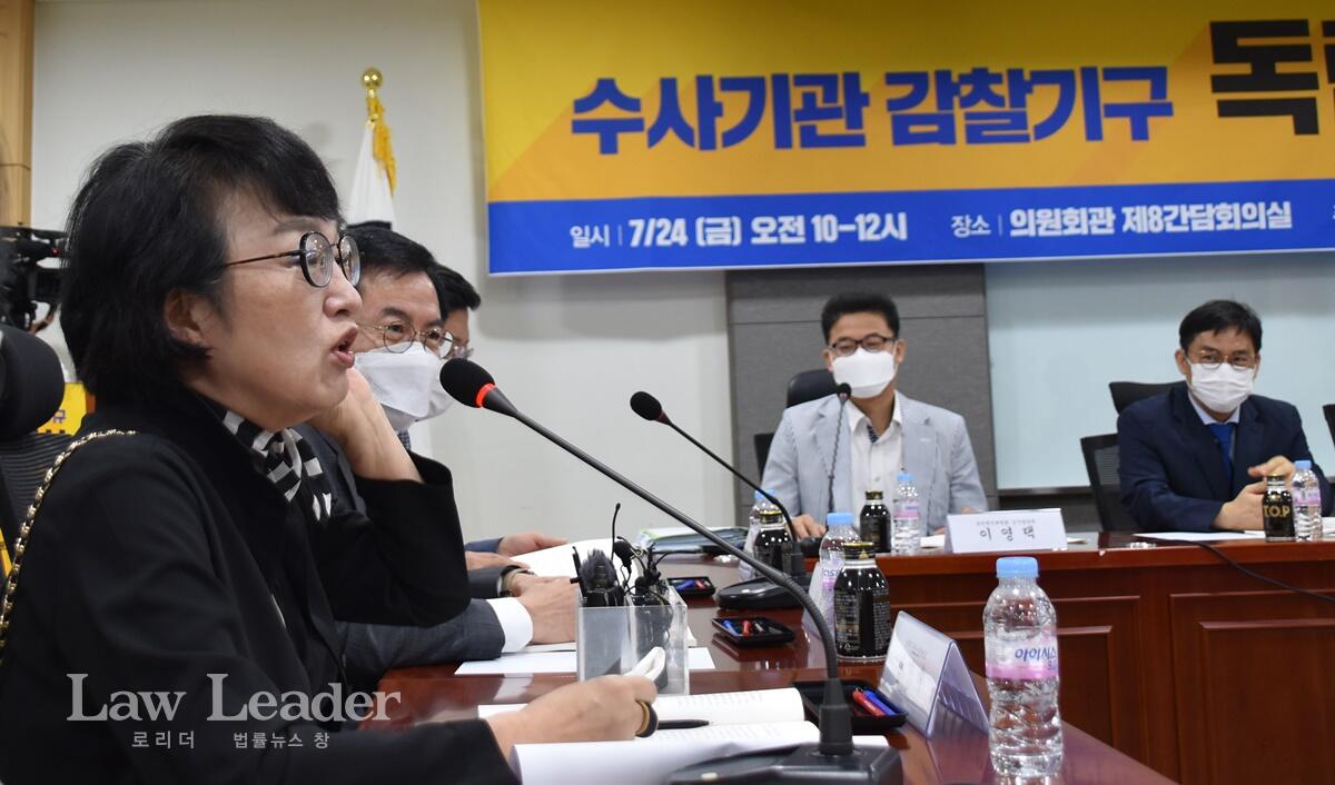 축사하는 김진애 열린민주당 국회의원