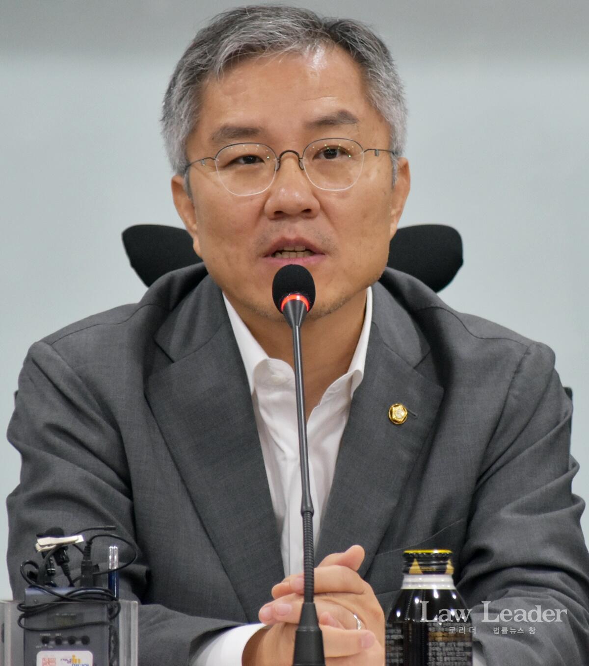 열린민주당 대표 최강욱 국회의원