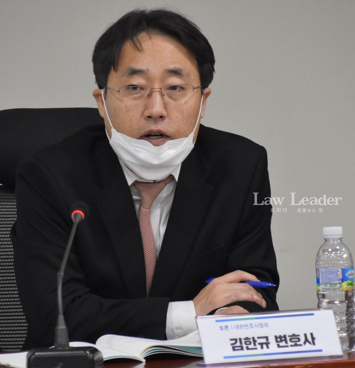 서울지방변호사회 회장을 지낸 김한규 변호사