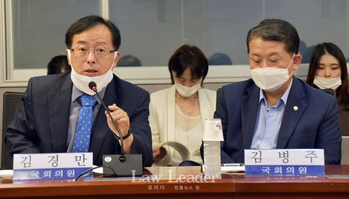 축사하는&nbsp;김경만 더불어민주당 국회의원