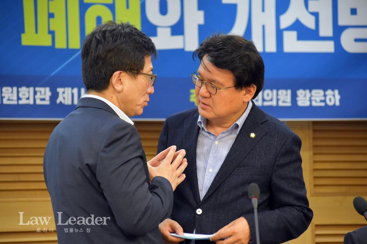 좌장 김인회 교수와 황인하 국회의원