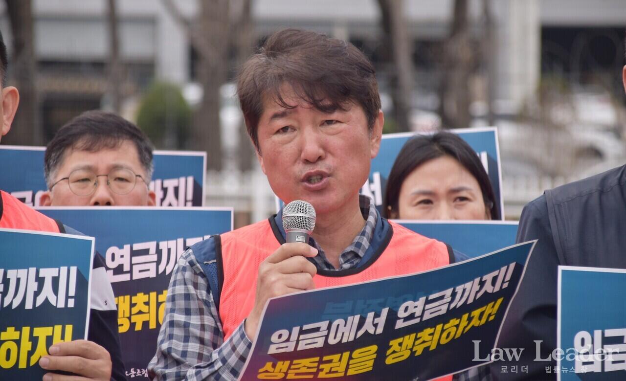 김은환 회복투위원장은 “극한 상황으로 몰린다면 극한 투쟁을 할 수밖에 없다”며 노조의 요구가 관철되지 않을 경우 강력한 대정부 투쟁을 예고했다.