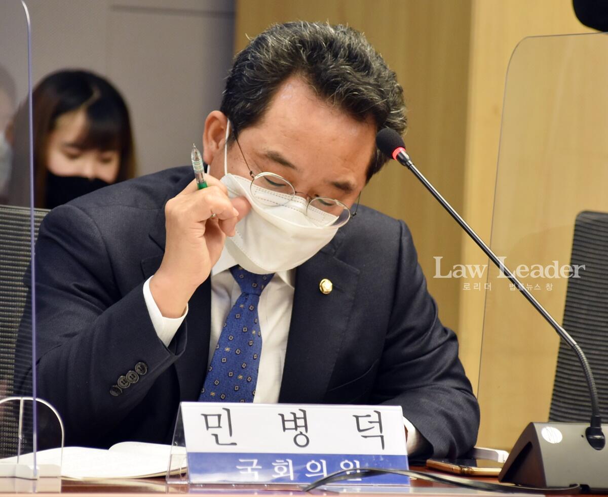 변호사 출신 민병덕 더불어민주당 국회의원