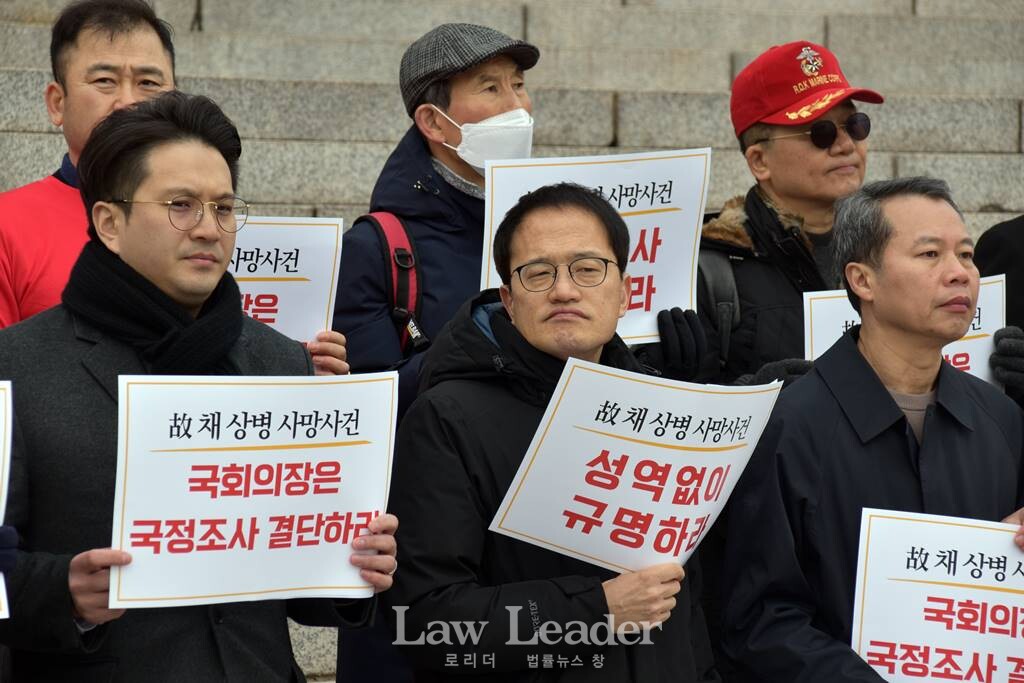 박주민 더불어민주당 원내수석부대표(앞줄 가운데)