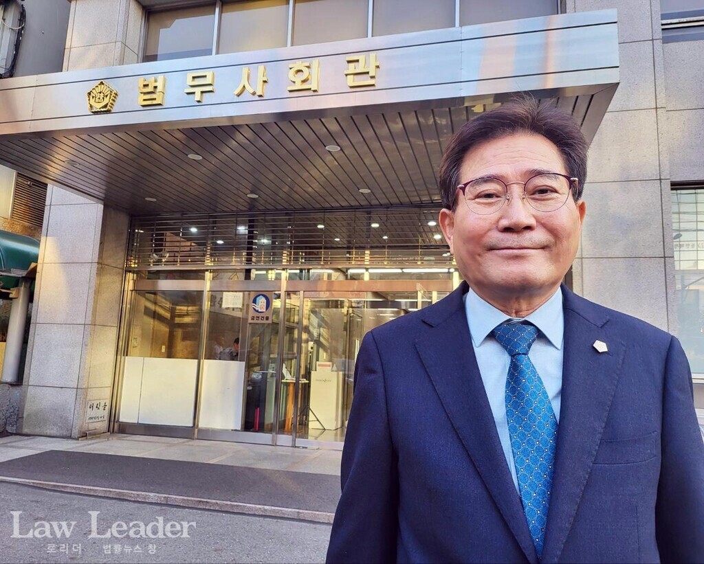 제23대 대한법무사협회장에 당선된 이강천 당선자