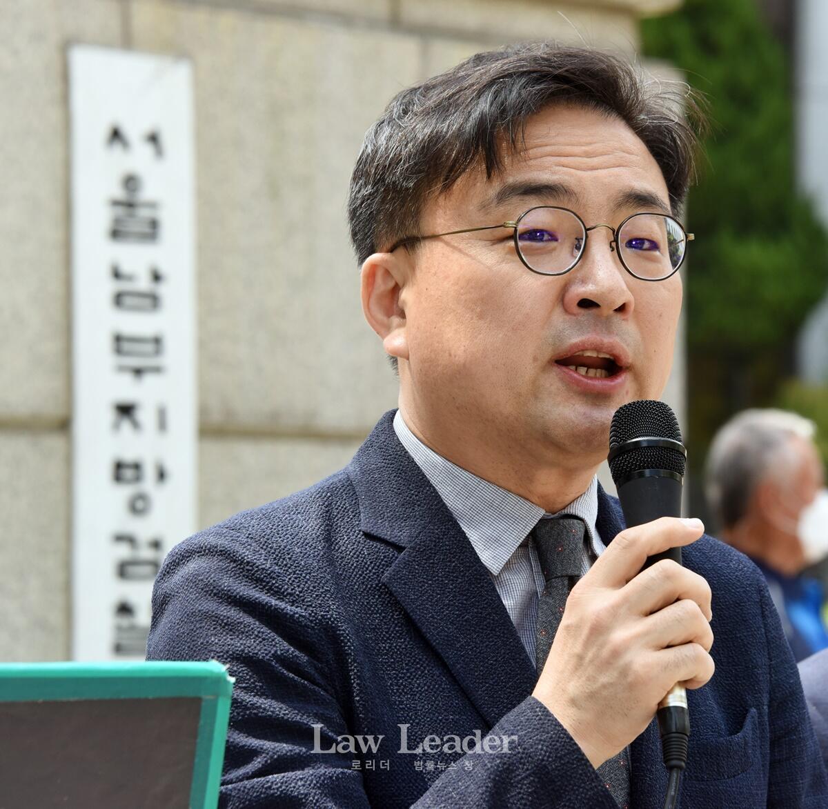 신장식 “신성통상 상장 폐지, 염태순 가족 이윤만…개미투자자 죽여” < 정당 < 입법 < 기사본문 - 로리더