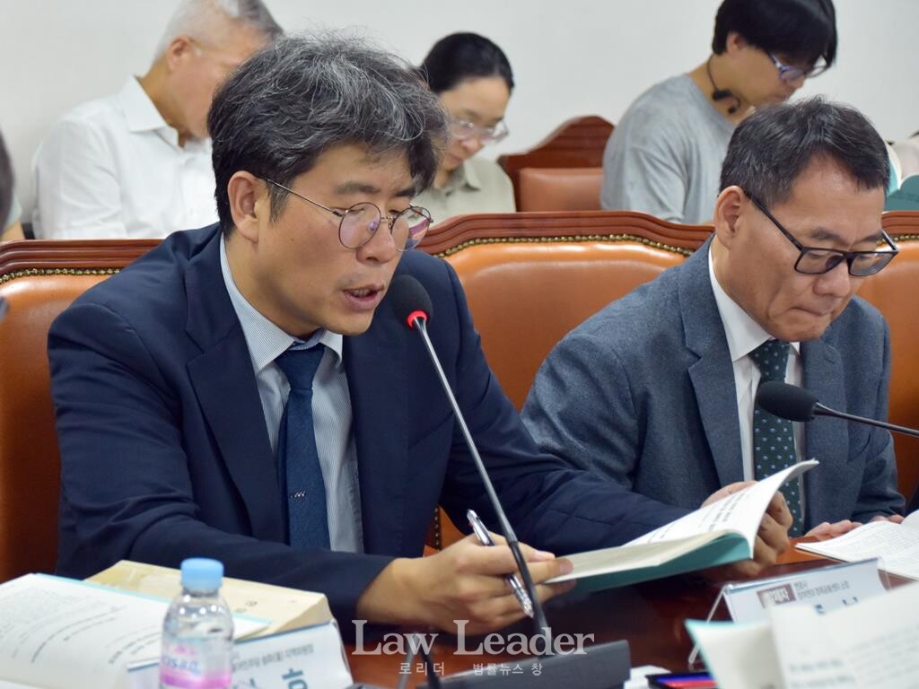 김종보 변호사(참여연대 경제금융센터 소장), 전성인 홍익대 경제학부 교수