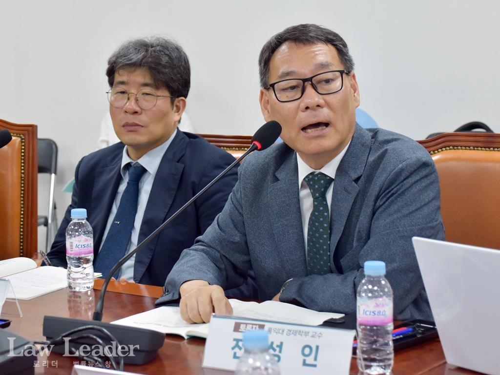 김종보 변호사(참여연대 경제금융센터 소장), 전성인 홍익대 경제학부 교수