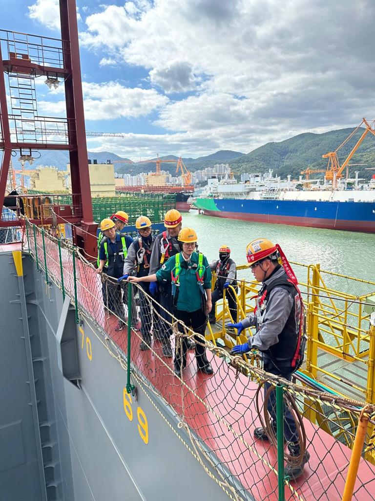 지난 9월 23일 정혜경 진보당 국회의원이 한화오션에 방문한 사진(자료=진보당)