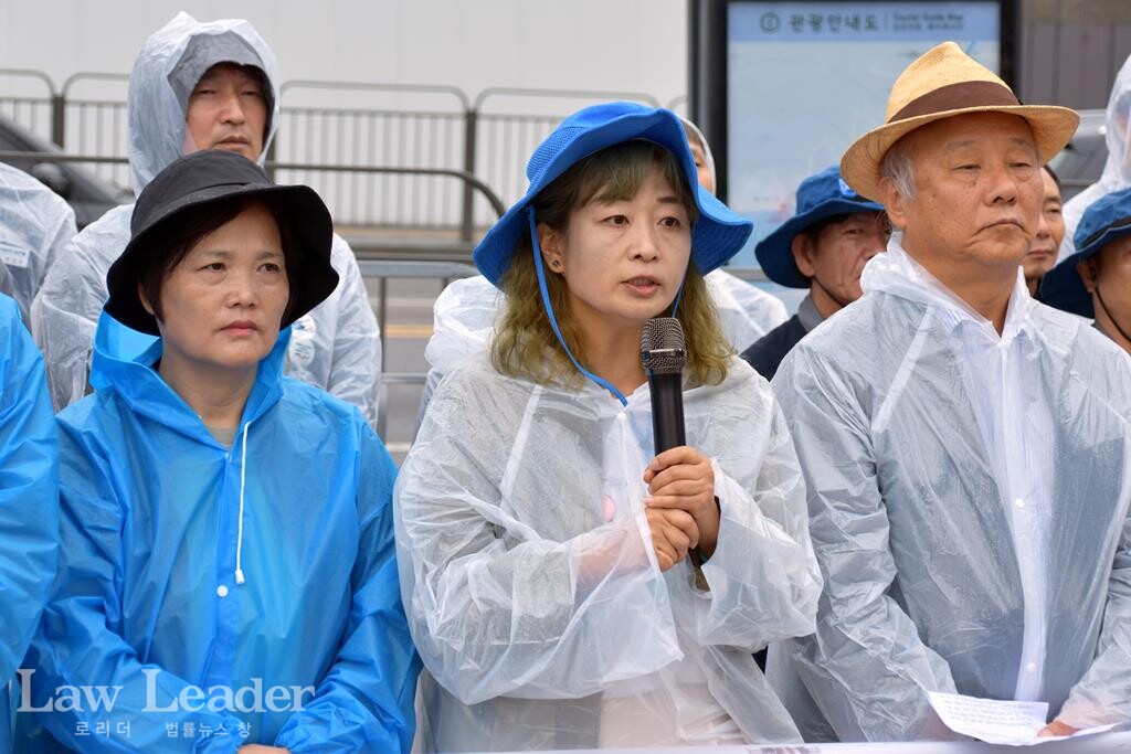 김미숙 노조법 2ㆍ3조 개정운동본부 공동대표, 명숙 인권운동네트워크 바람 활동가, 박석운 한국진보연대 공동대표