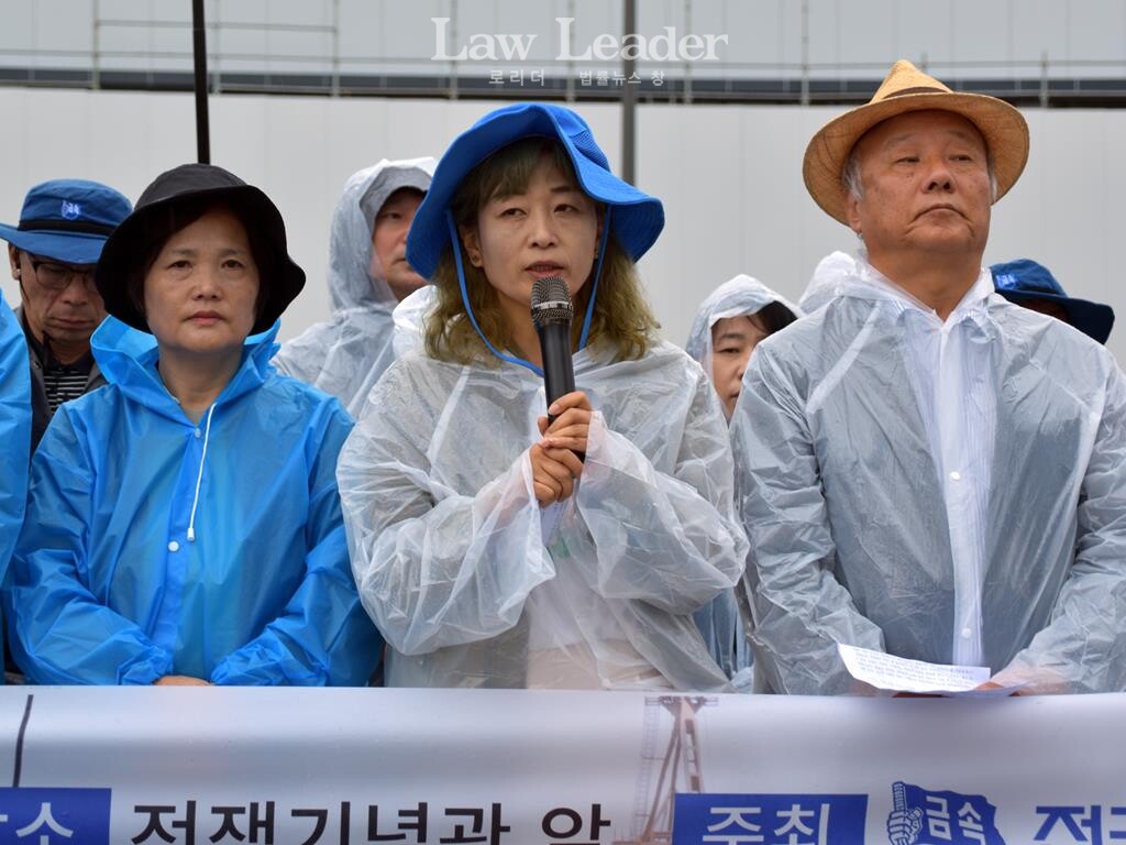 김미숙 노조법 2ㆍ3조 개정운동본부 공동대표, 명숙 인권운동네트워크 바람 활동가, 박석운 한국진보연대 공동대표