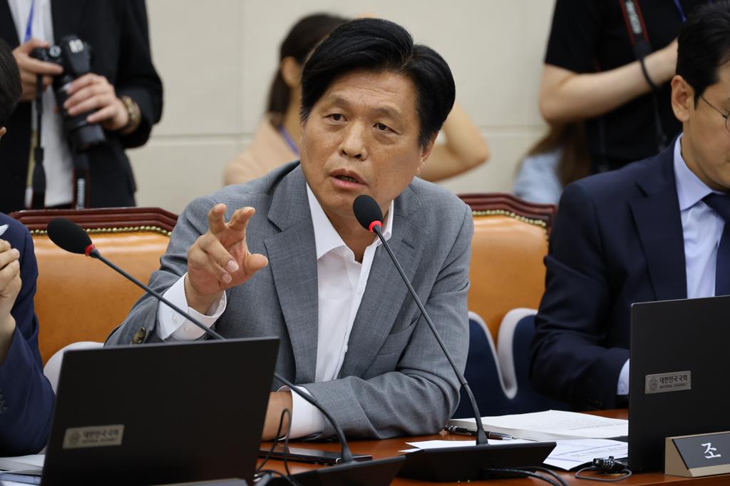 정무위원회에서 질의하는 조승래 더불어민주당 국회의원(사진=조승래 의원실)