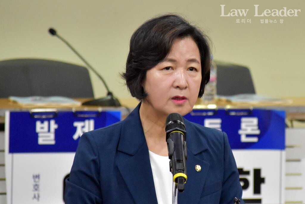 법무부장관 출신 추미애 더불어민주당 국회의원