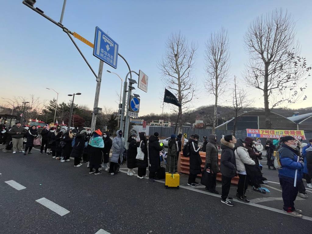 ‘전봉준 투쟁단’의 상경 집회에 연대하러 모인 3만 명의 시민들(사진=윤석열즉각퇴진ㆍ사회대개혁 비상행동)