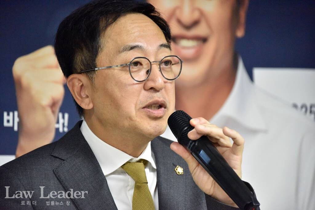 제53대 대한변호사협회장 선거에 출마한 금태섭 후보