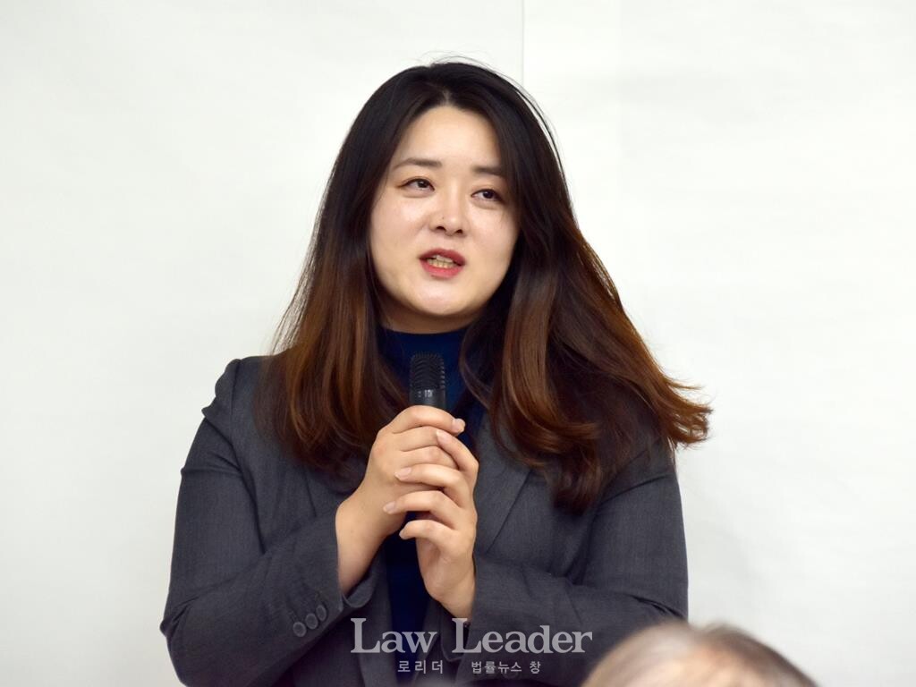 서미옥 변호사가 제53대 대한변호사협회 협회장 선거에 출마한 안병희 후보의 발대식에서 축사를 하고 있다.