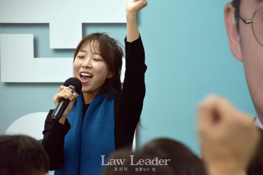 김정욱 후보를 힘차게 응원하는 김지수 변호사
