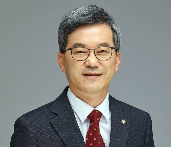 제98대 서울지방변호사회장 선거에 출마한 박종흔 변호사