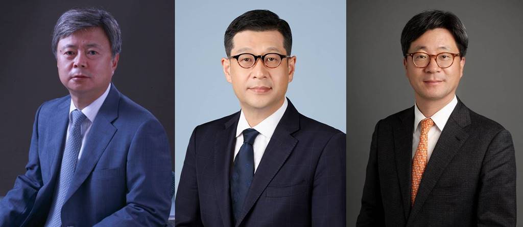 율촌 강석훈 대표변호사와 경영담당대표 손도일 변호사, 엄용표 변호사