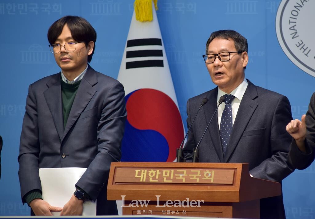 노종화 변호사, 전성인 홍익대학교 경제학부 교수