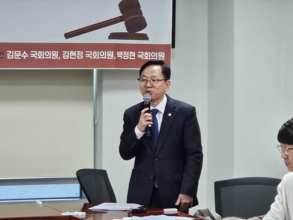 김문수 더불어민주당 국회의원이 축사하고 있다. / 사진=김문수 의원 페이스북