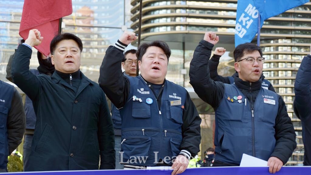 정도영 한화갤러리아노조 위원장, 이성종 한화시스템노조 위원장, 강태구 화섬노조 한화토탈지회장