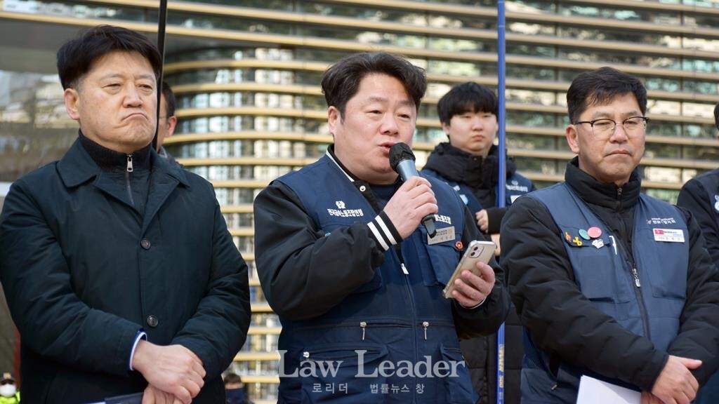 정도영 한화갤러리아노조 위원장, 이성종 한화시스템노조 위원장, 강태구 화섬노조 한화토탈지회장