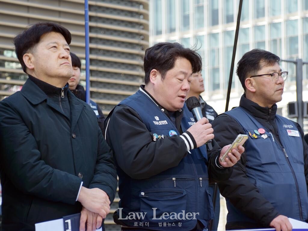 정도영 한화갤러리아노조 위원장, 이성종 한화시스템노조 위원장, 강태구 화섬노조 한화토탈지회장