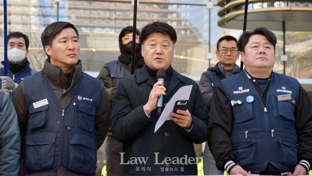 김명기 한화노협 의장, 정도영 한화갤러리아노조 위원장, 이성종 한화시스템노조 위원장