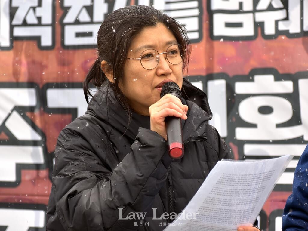 이종란 반올림 활동가가 발언하고 있다.