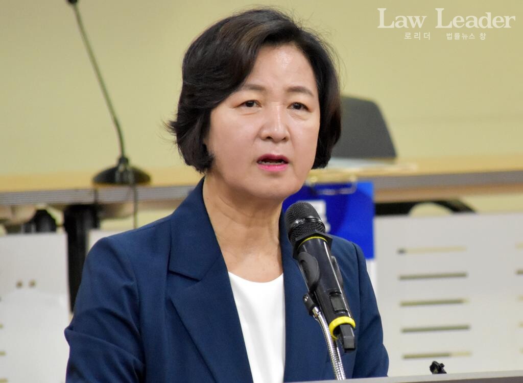 법무부장관 출신 추미애 더불어민주당 국회의원