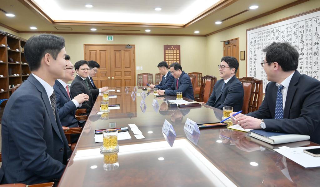 조순열 서울지방변호사회 회장단이  심우정 검찰총장을 예방한 모습 / 사진=조순열 회장 페이스북