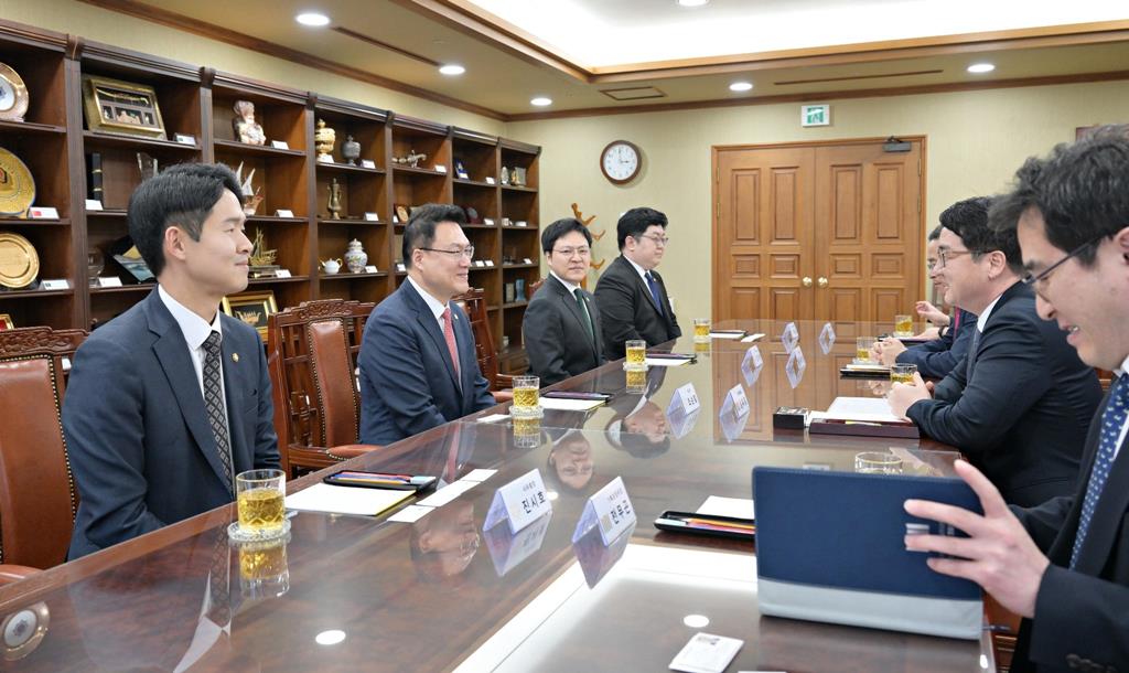 조순열 서울지방변호사회 회장단이  심우정 검찰총장을 예방한 모습 / 사진=조순열 회장 페이스북