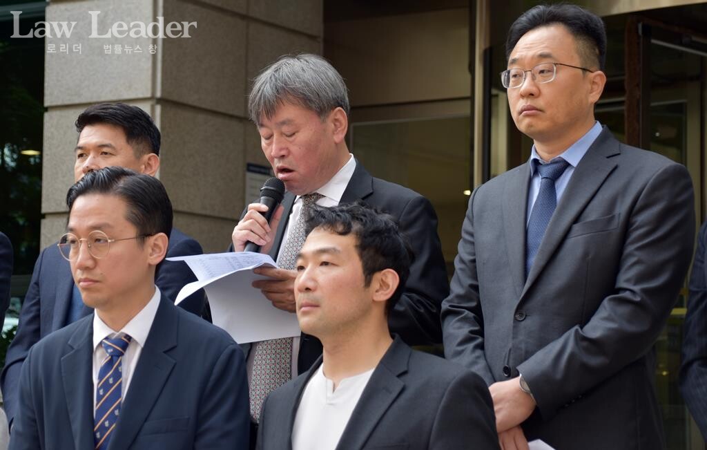 ‘사법쿠데타 저지 변호사단’에 참여한 최건섭 변호사