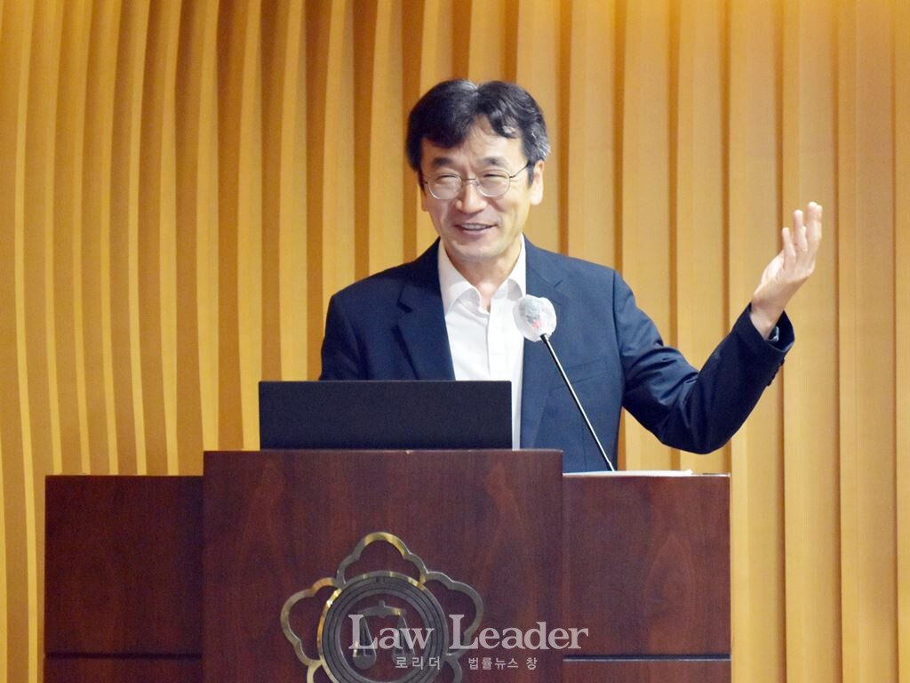 염형국 변호사(서울지방변호사회 인권위원장)