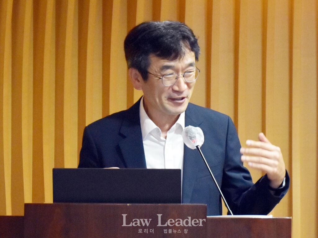 염형국 변호사(서울지방변호사회 인권위원장)