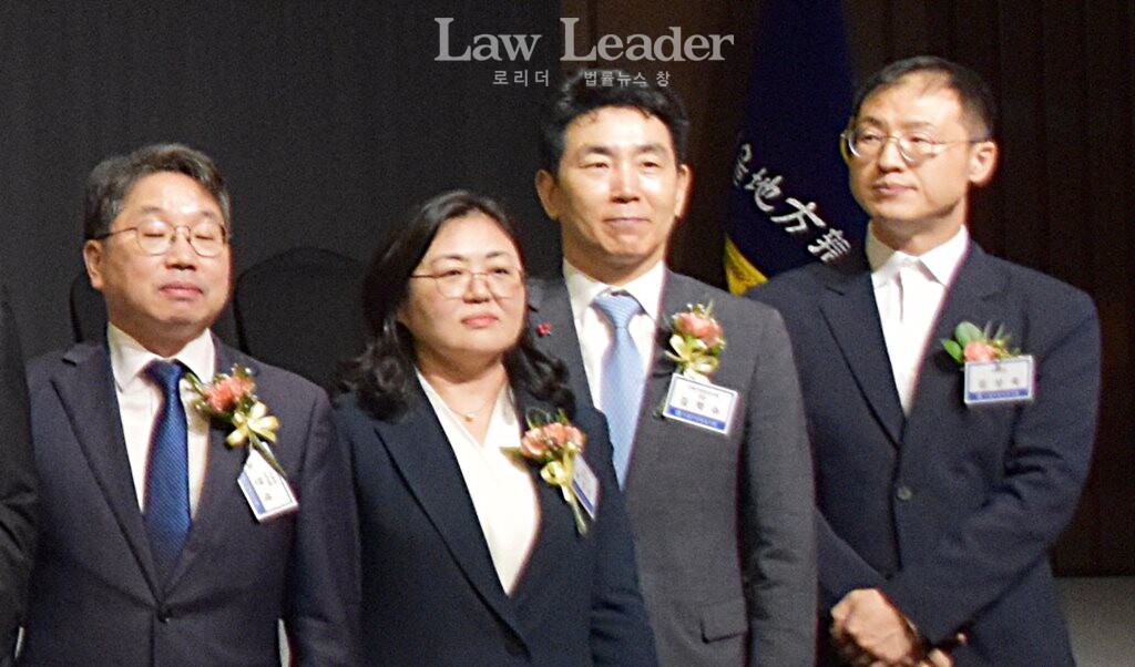 왼쪽부터 노만석 검찰총장 직무대행, 박성민 법무실장, 강영수 변호사, 김상욱 더불어민주당 국회의원.