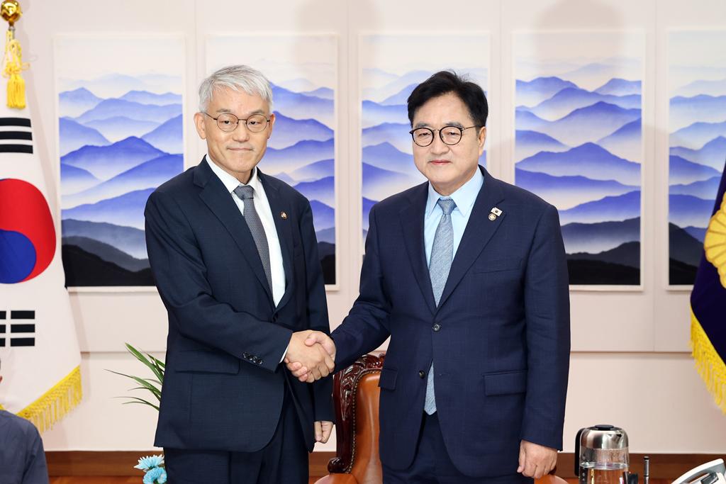 천대엽 법원행정처장과 우원식 국회의장 / 사진=국회 홈페이지