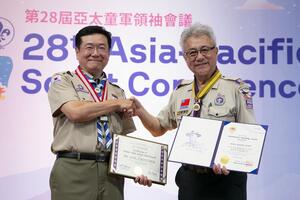 한국스카우트연맹 이찬희 총재, <b>대만 스카우트연맹</b> 최고 훈장 수상